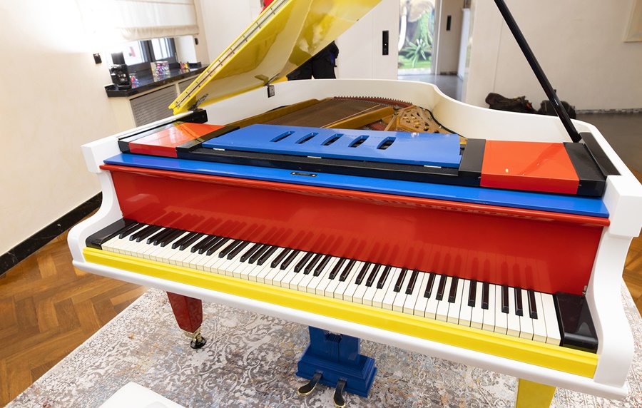 Bild zu Farbige Klaviere - Unikate